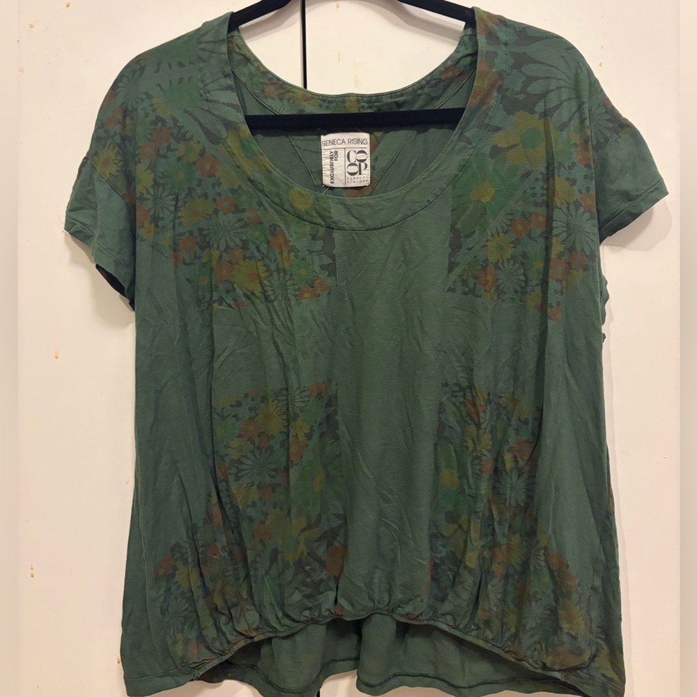 Seneca Rising Olive Green Floral Scoop Neck Short Sleeve Tee